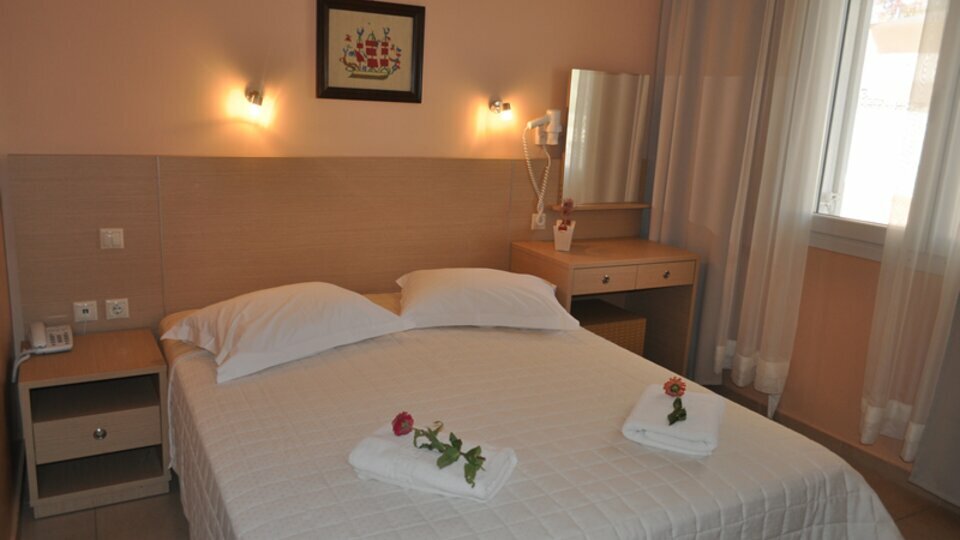 Tiara Holidays - Antonios Hotel - compact double room